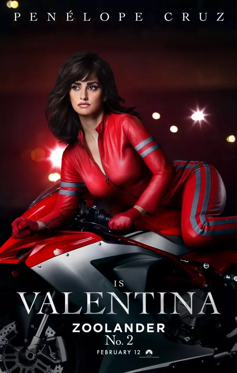 Zoolander 2 afişinde Valentina rolünde Penelope Cruz