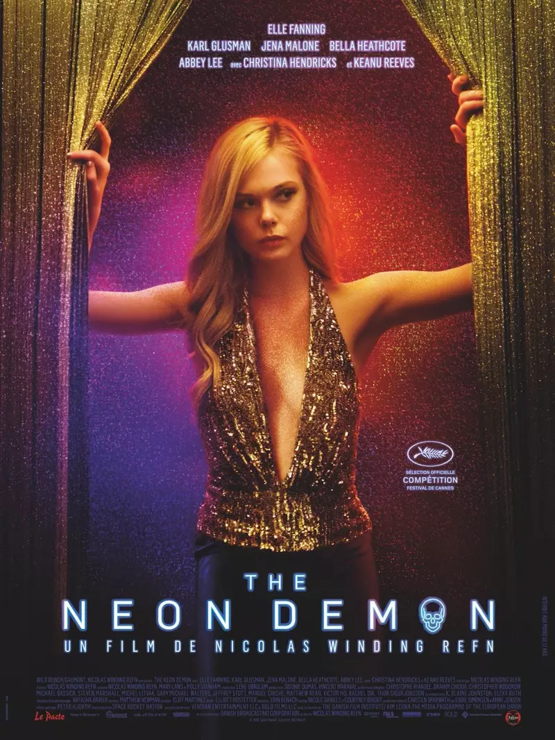 Elle Fanning ao amin'ny afisy sarimihetsika The Neon Demon