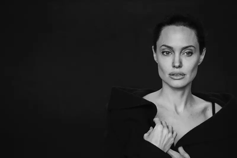 Angelina berbicara kepada majalah tentang kesehatannya