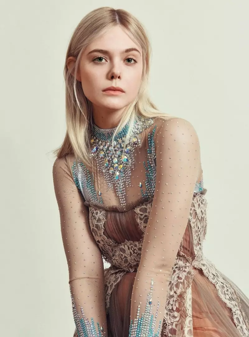 Elle Fanning | Harper's Bazaar გერმანია | 2018 წლის ყდა | მოდის სროლა