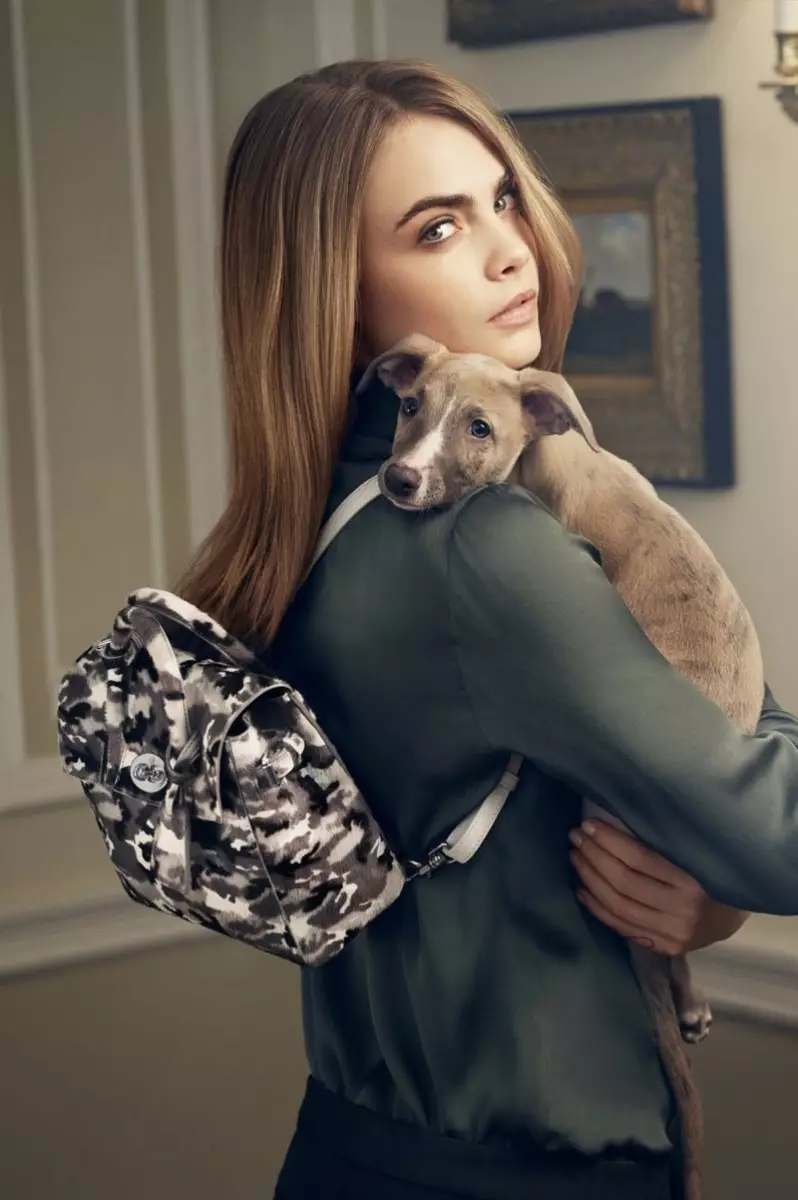 Cara Delevingne C ဖွင့်ပွဲကို ဂုဏ်ပြုရန် Mulberry ညစာ