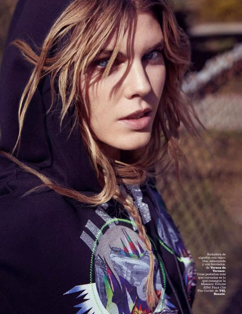 Maryna Linchuk Rocks denim na-achọ Marie Claire Spain