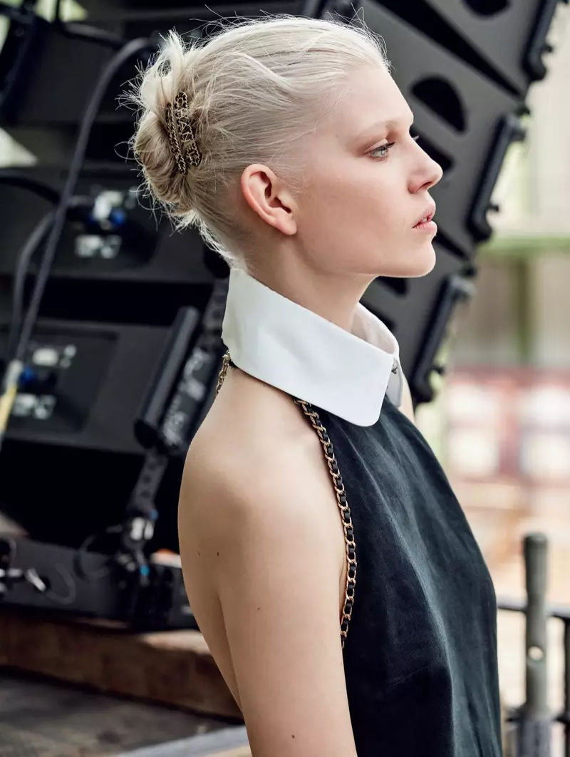 Ola Rudnicka waxa uu ku dhuftay Chanel ee Marie Claire Italy