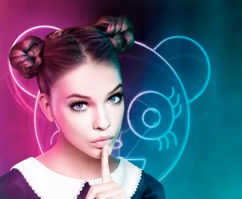 Barbara Palvin wa L'Oreal Paris Abiti Manga Mascara