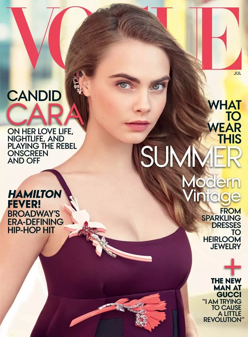Cara Delevingne ໃນໜ້າປົກຂອງ Vogue US ເດືອນກໍລະກົດ 2015