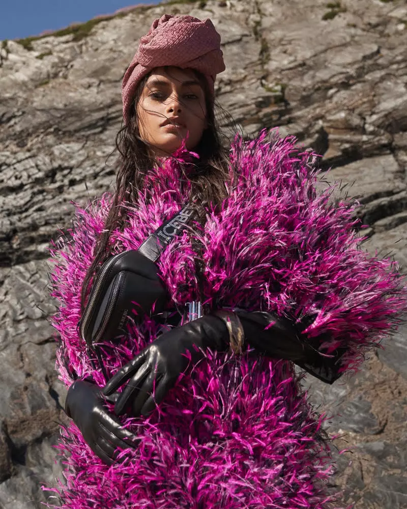 Gizele Oliveira bär modeframåtblickar i Harper's Bazaar Arabia