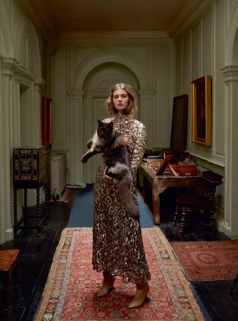 Florence Kosky mangrupikeun Lady Cat Fashionable pikeun Harper's Bazaar UK