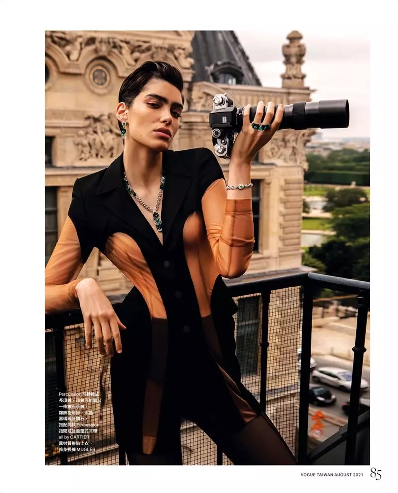 Snezana Gasic skinner i luksusperler til Vogue Taiwan