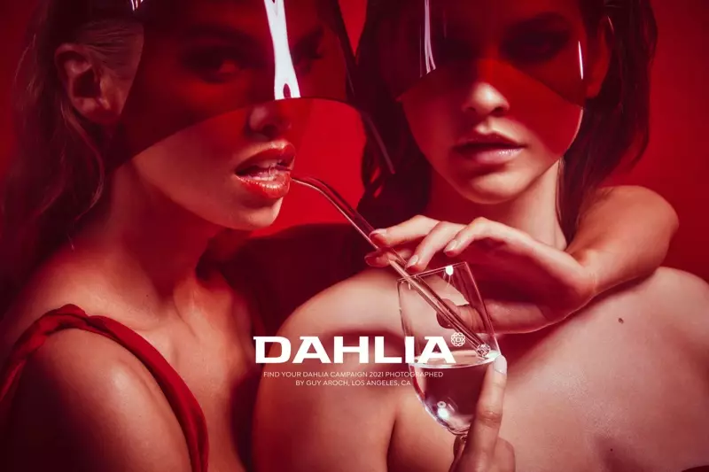 Stella Maxwell a Barbara Palvin poséieren fir Dahlia Tequila Kampagne.