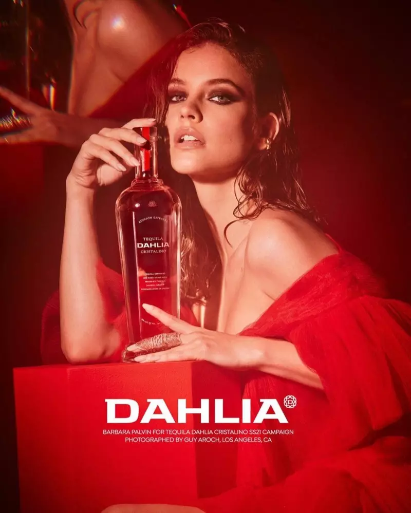 Barbara Palvin recita nella campagna di Dahlia Tequila.