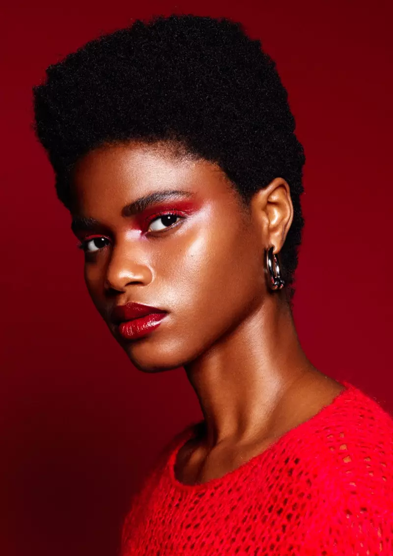 Imade Ogbewi Wears Red-Hot Beauty hľadá AI Creative