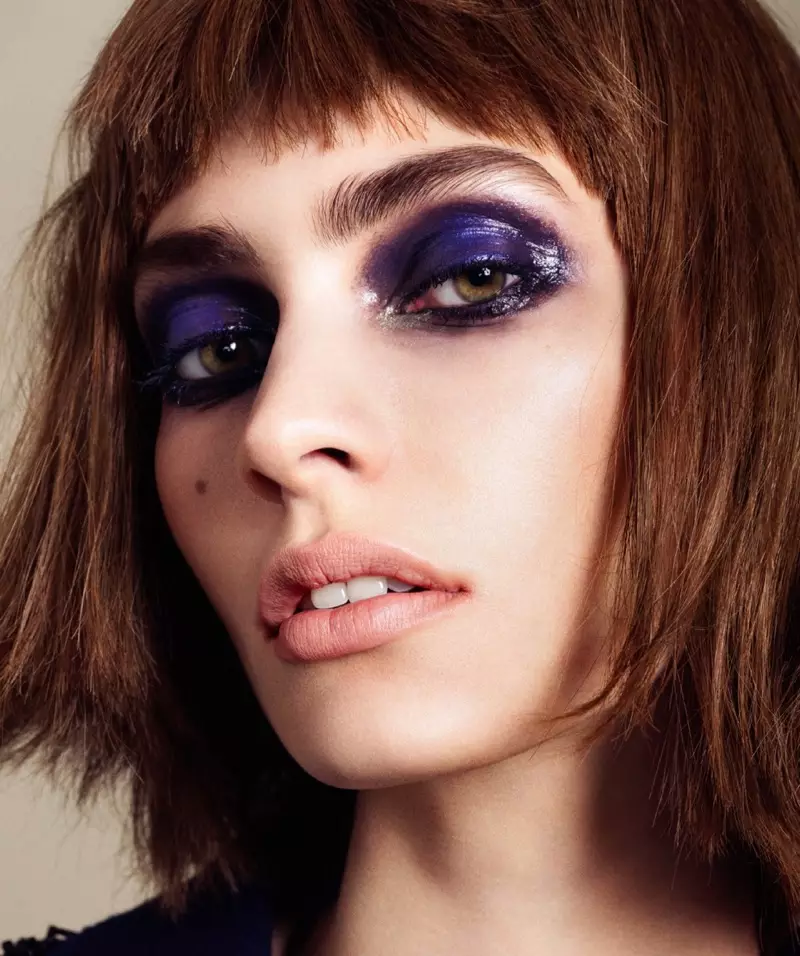 Marine Deleeuw Wears Cool Girl Beauty yn Harper's Bazaar Latynsk-Amearika