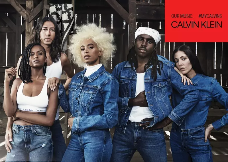 Solange Knowles, Kelela, Dev Hynes, Caroline Polachek e Adam Bainbridge di Kindness davanti alla campagna Calvin Klein Underwear + Jeans