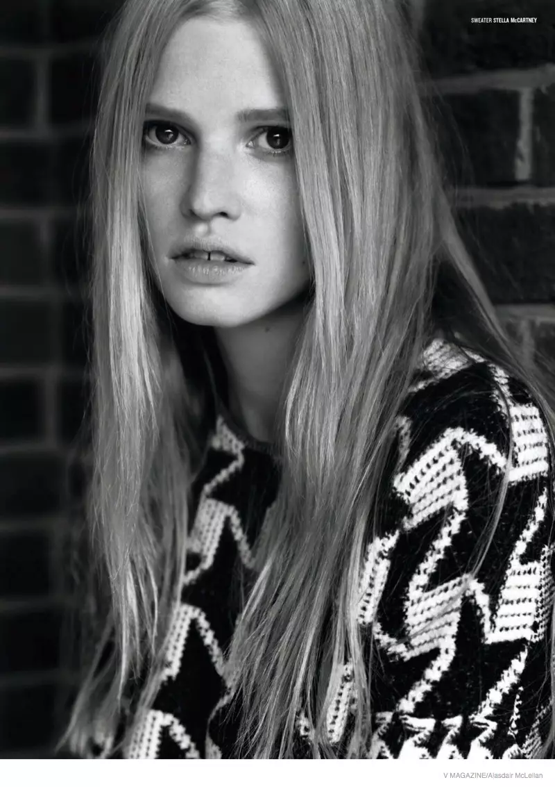 lara-stone-knitwear-look05