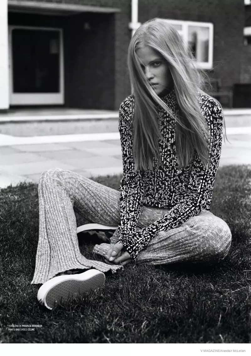 lara-stone-knitwear-zoo03