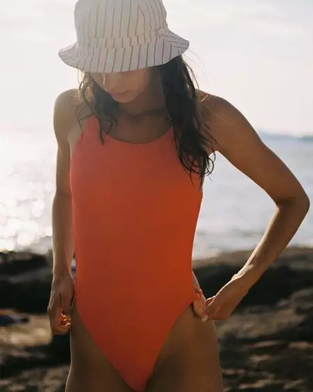 Najnoviji plivački stilovi modela Luma Grothe i Lameka Fox Solid & Striped