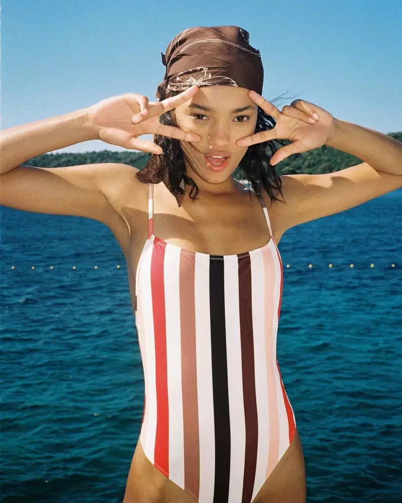 Lameka Fox nosi Solid & Striped The Chelsea kupaći kostim