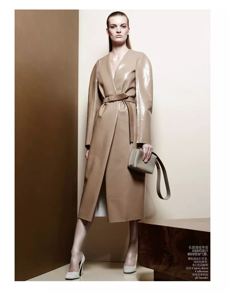 Juliane Gruner Sports Sleek Style por Amy Troost en Vogue China julio 2013