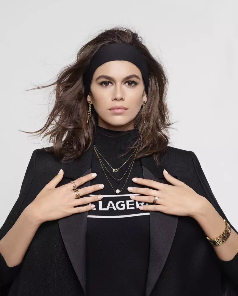 UKarl Lagerfeld ucofa uKaia Gerber kwiphulo lekwindla-ebusika ka-2018