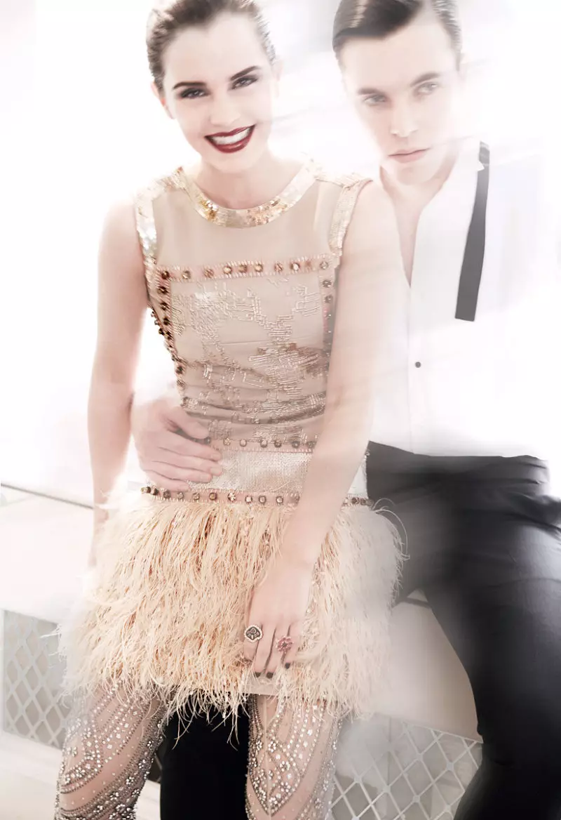 Emma Watson mo Vogue US Iulai 2011 saunia e Mario Testino