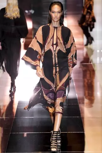 Gucci Caij nplooj ntoos hlav 2014 | Milan Fashion Week