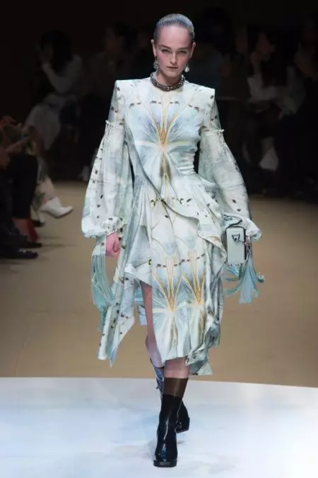 Alexander McQueen podkreśla naturalne motywy na jesień 2018 r.