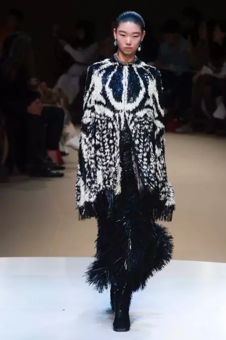 Alexander McQueen Anaangazia Motif Asili za Kuanguka kwa 2018