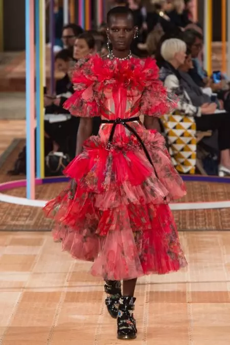 Alexander McQueen Je, Mtindo Ulioboreshwa kwa Spring 2018