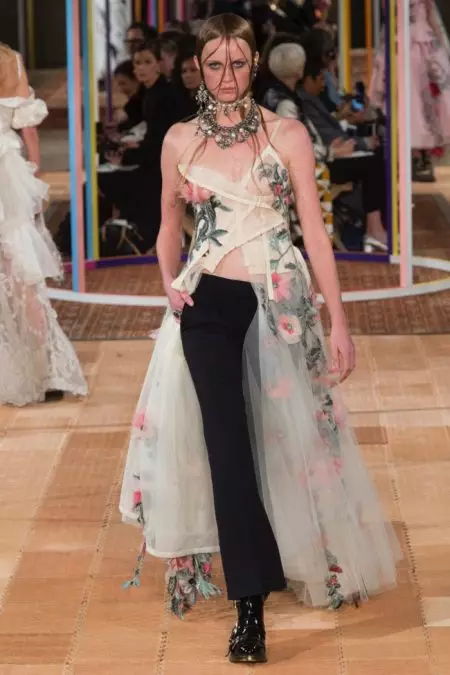 Alexander McQueen fa un estil deconstruït per a la primavera del 2018