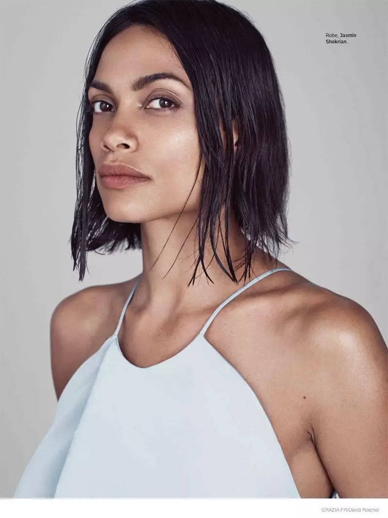 Rosario Dawson arată proaspăt și minimalist la filmarea Grazia France