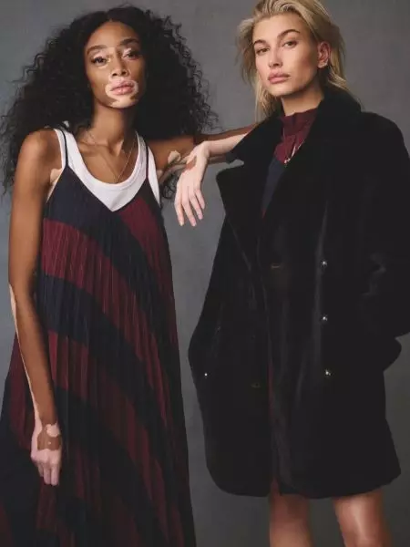 Hailey Baldwin et Winnie Harlow devant la collection Tommy Icons automne-hiver 2018