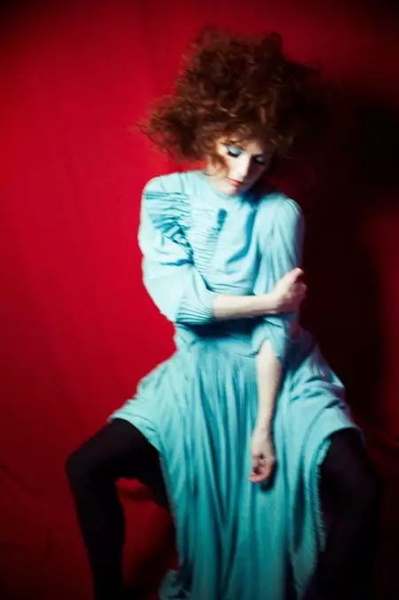 Julianne Moore poseert in excentrieke stijlen voor Flaunt Magazine