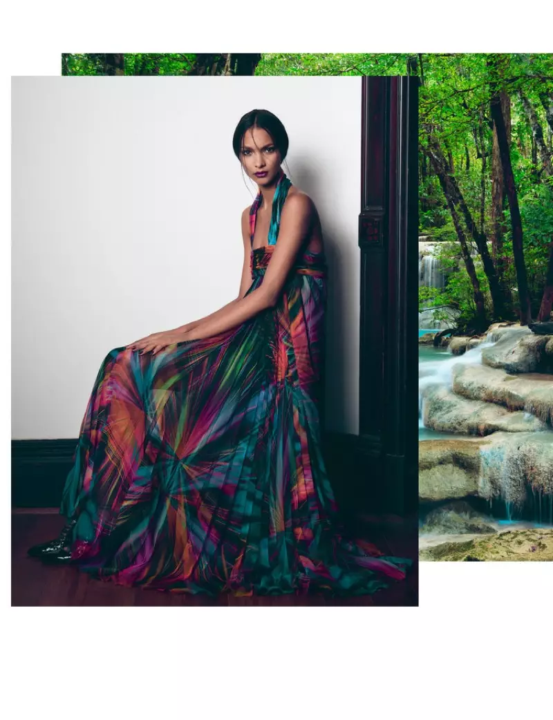 Abrazando o estampado, Lais Ribeiro leva un vestido maxi de Chanel e zapatos Givenchy