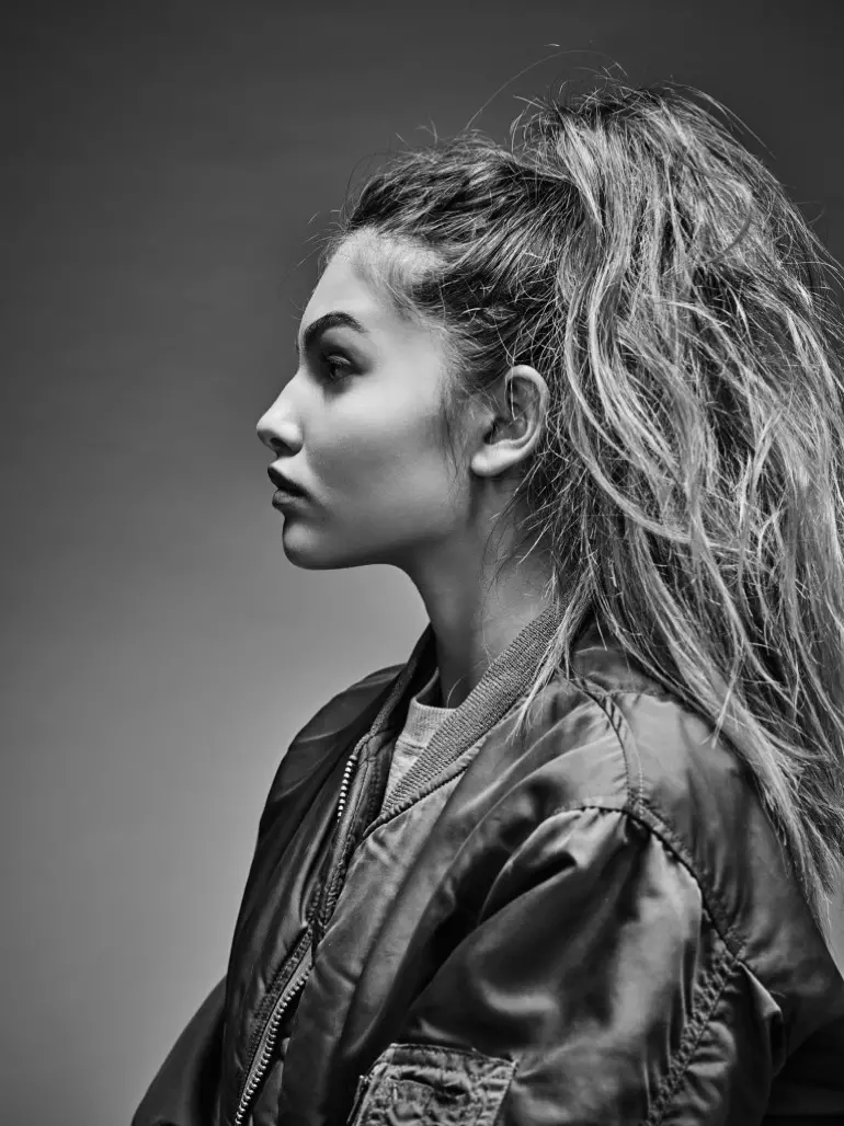 Thylane Blondeau espò akne Studios bonm jakèt