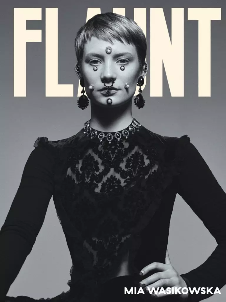 Mia Wasikowska fuq il-qoxra ta' Flaunt Magazine