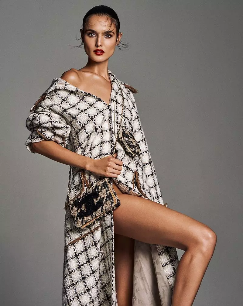 Blanca Padilla poseart yn eklektyske stilen foar Vogue Taiwan