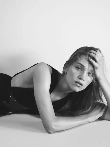 Amber Valletta, Charlotte Gainsbourg poserar för Saint Laurent Spring '19-annonser