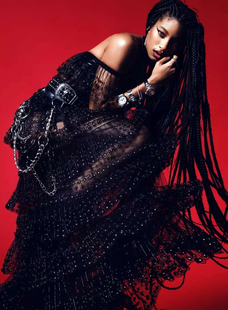 Willow Smith draacht rock en roll styl foar de moade shoot.