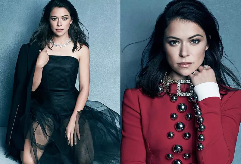 (Esquerda) Tatiana Maslany ponse glamorosa cunha chaqueta da colección Calvin Klein e unha saia Dolce & Gabbana (dereita) A actriz leva un abrigo bordado de Dolce & Gabbana