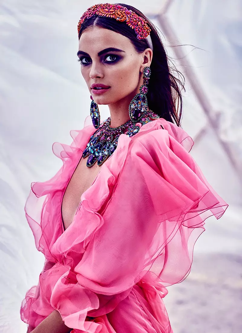 Kristina Peric Models Dreamy Look for FASHION của Chris Nicholls