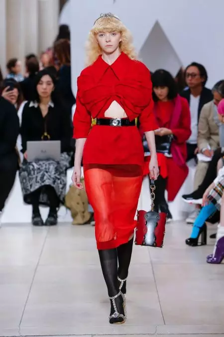 Miu Miu propose un rétro moderne pour le printemps 2019