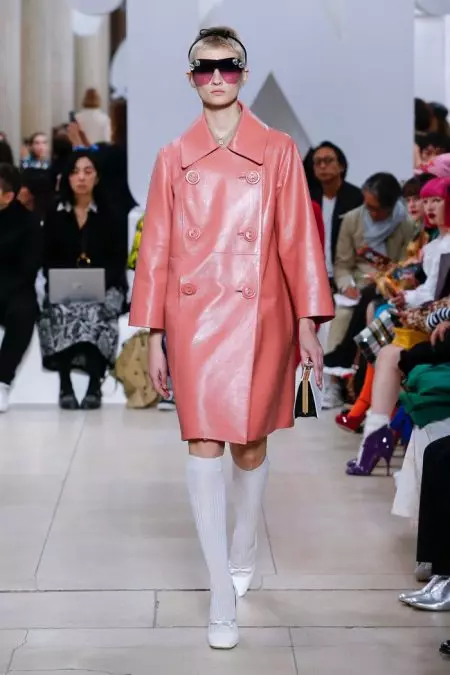 MiuMiuが2019年春にモダンレトロを提供