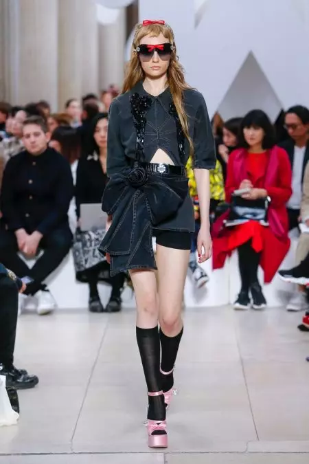 Miu Miu propose un rétro moderne pour le printemps 2019