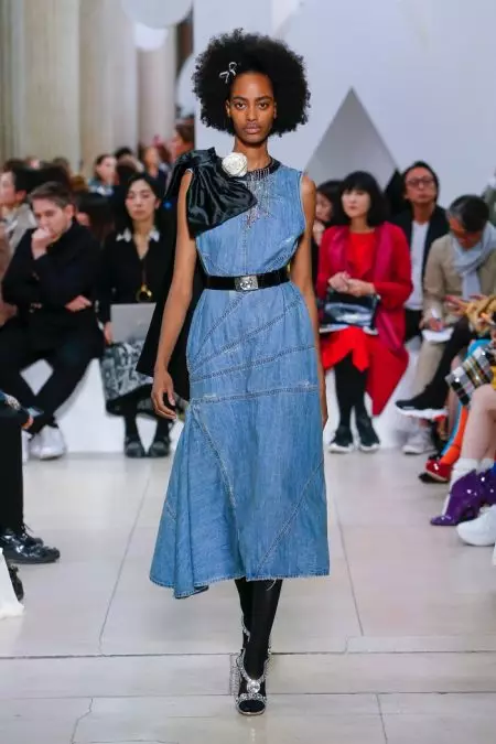 Miu Miu propose un rétro moderne pour le printemps 2019