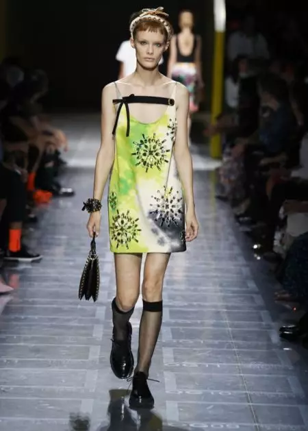 Prada porta formes retro a la primavera del 2019