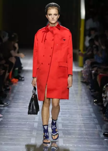 Prada toob 2019. aasta kevadesse retrokujundid