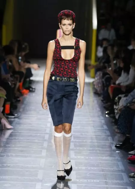 Prada apporte des formes rétro au printemps 2019