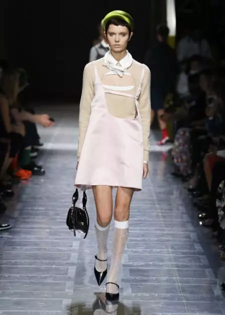 Prada trae formas retro para a primavera de 2019