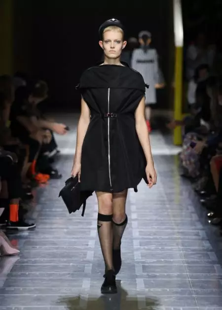 Prada toob 2019. aasta kevadesse retrokujundid