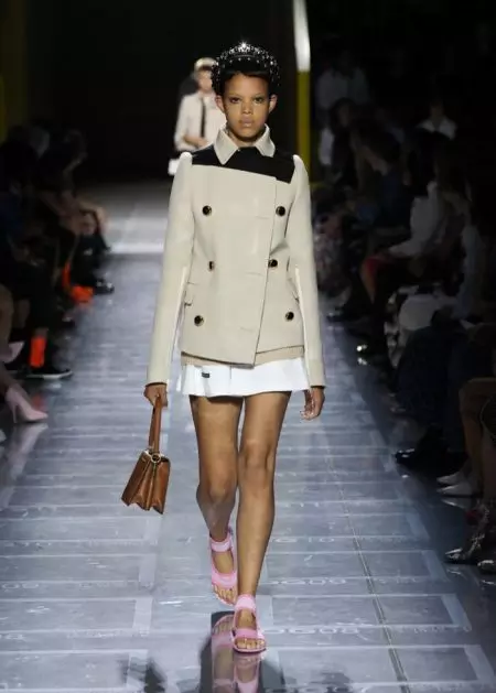 Prada toob 2019. aasta kevadesse retrokujundid